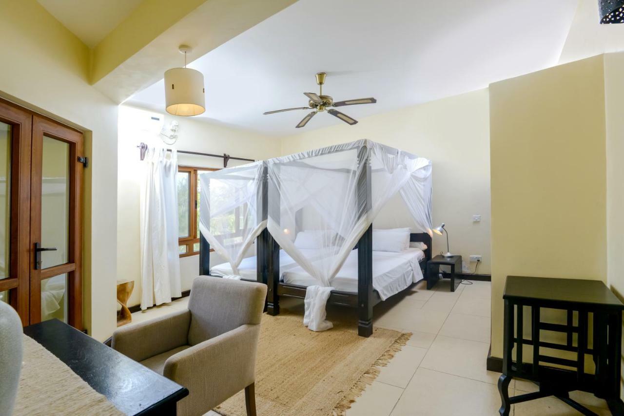 Blue Bay Cove Apartment Watamu Bagian luar foto