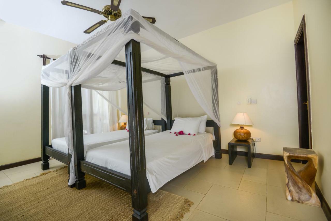Blue Bay Cove Apartment Watamu Bagian luar foto