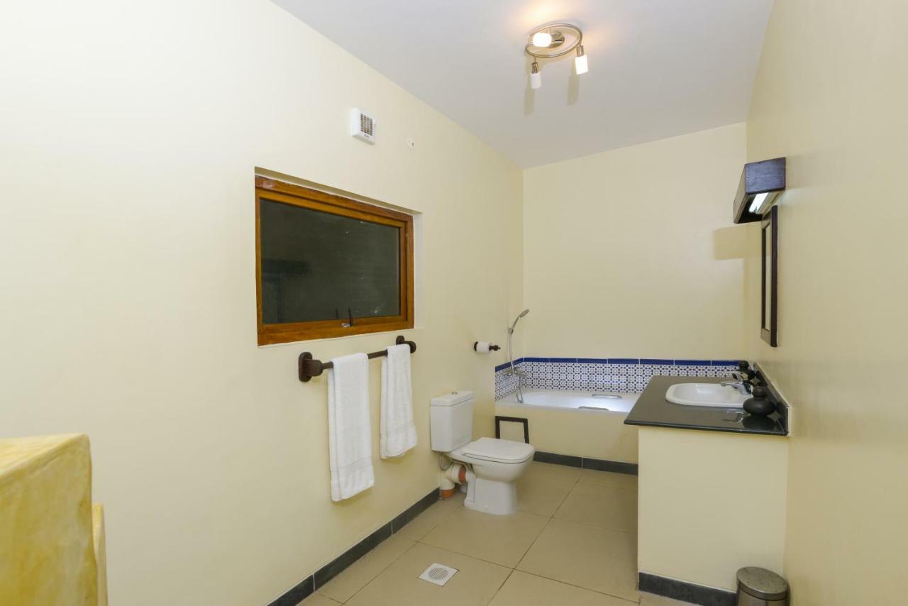 Blue Bay Cove Apartment Watamu Bagian luar foto