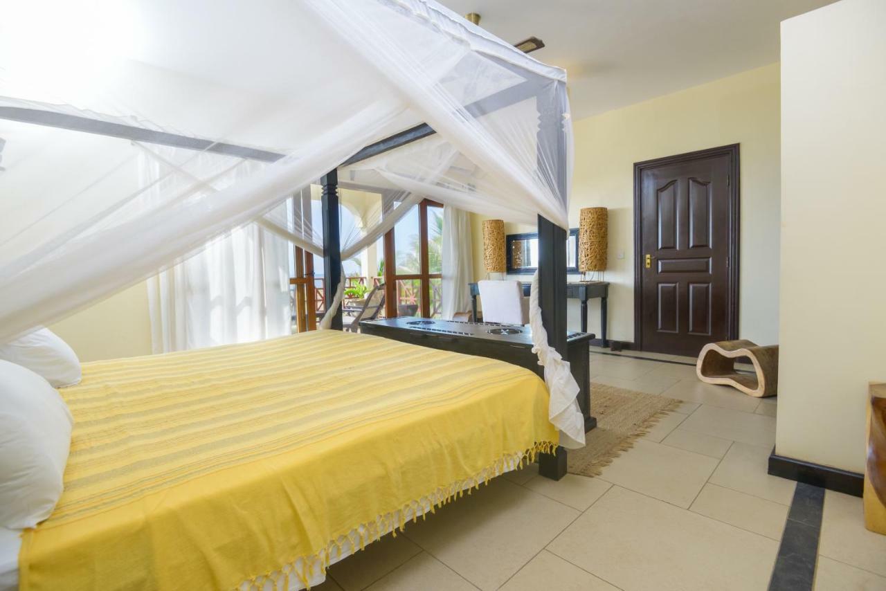 Blue Bay Cove Apartment Watamu Bagian luar foto
